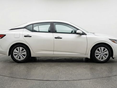 Used 2025 Nissan Sentra S FWD image 11
