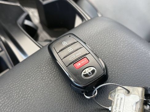 Used 2026 Toyota Camry SE FWD image 21