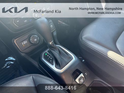 Used 2023 Jeep Renegade Limited image 29