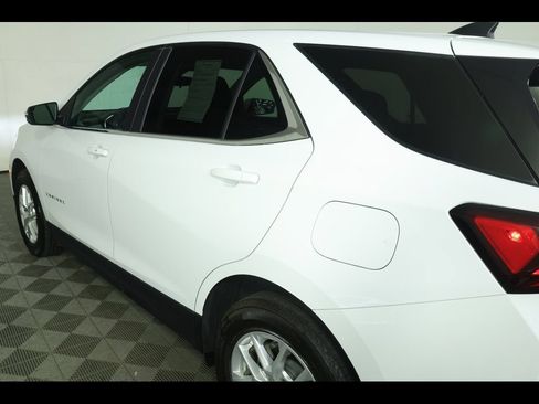 Used 2024 Chevrolet Equinox LT FWD image 19