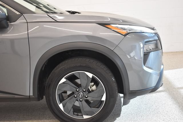Used 2025 Nissan Rogue SV AWD/4WD image 13