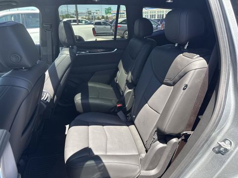 Used 2024 Cadillac XT6 Premium Luxury AWD/4WD image 20