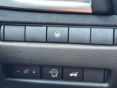 Used 2024 Nissan Rogue SV image 15