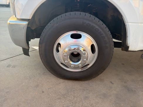 Used 2018 Ford F350 XLT w/ XLT Value Package image 10