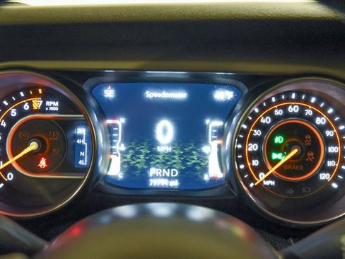 Used 2020 Jeep Wrangler Sport image 24