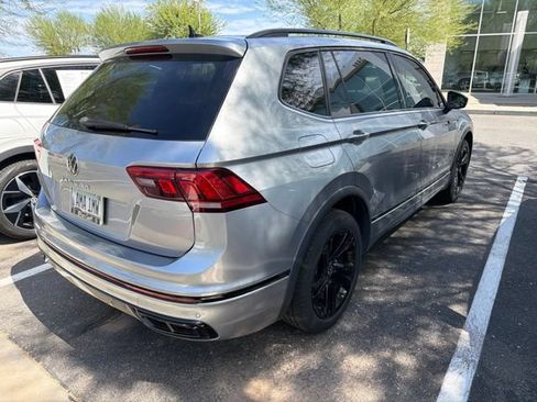 Used 2024 Volkswagen Tiguan SE R-Line FWD image 3