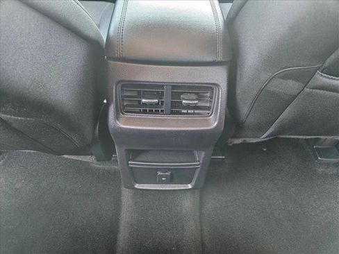 Used 2016 Ford Edge SE FWD image 16