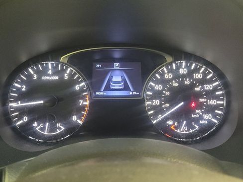 Used 2017 Nissan Pathfinder SV FWD image 23