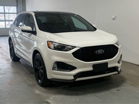 Used 2022 Ford Edge ST-Line w/ Class II Trailer Tow Package image 5