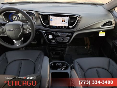 New 2026 Chrysler Pacifica Select image 15