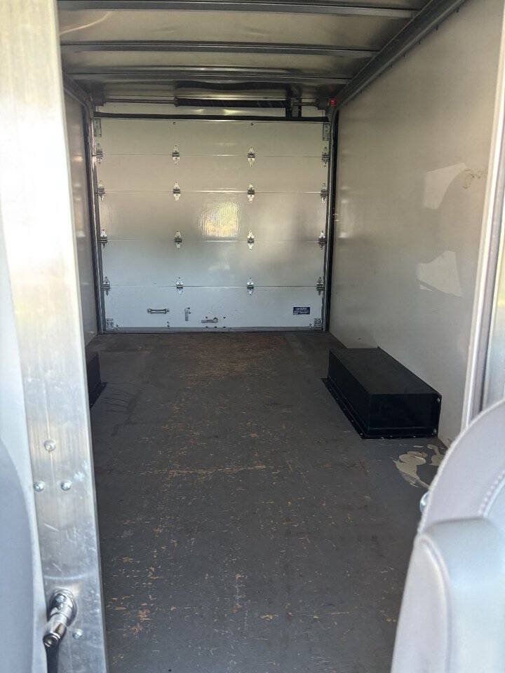 Used 2018 Ford Transit 250 138 RWD image 7