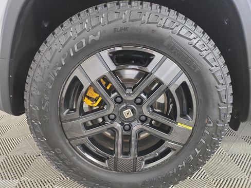 Used 2024 Rivian R1T Launch Edition Quad AWD/4WD image 12