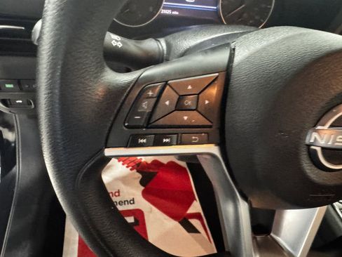 Used 2025 Nissan Sentra SV FWD image 5