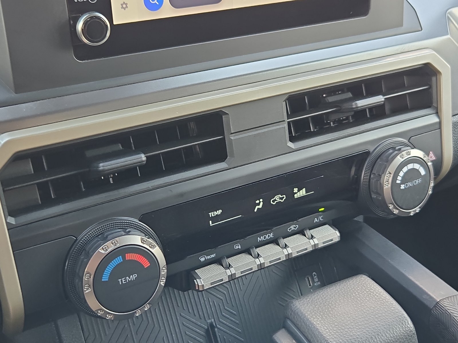 Certified 2025 Toyota Tacoma SR5 AWD/4WD image 18