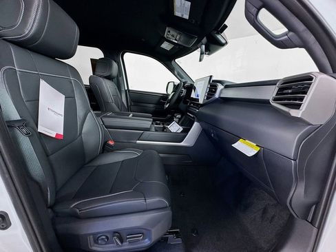 Used 2026 Toyota Tundra Limited AWD/4WD image 30