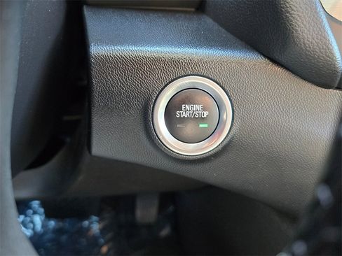 Used 2024 GMC Terrain SLT image 30