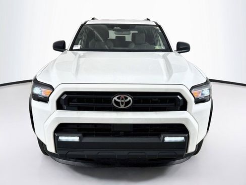 Used 2025 Toyota 4Runner SR5 AWD/4WD image 6