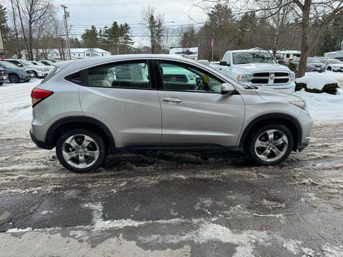 Used 2016 Honda HR-V LX image 6