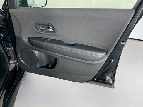 Used 2022 Honda HR-V LX image 29