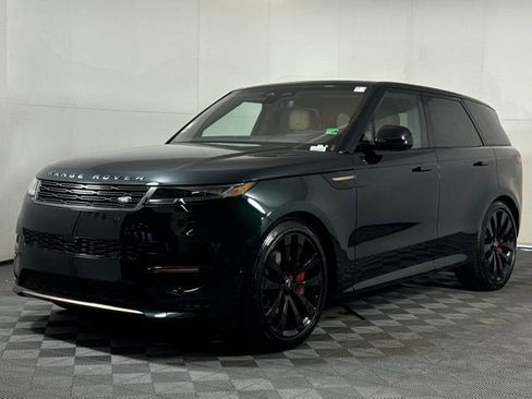 Used 2025 Land Rover Range Rover Sport Dynamic SE AWD/4WD image 2