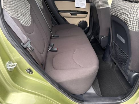 Used 2013 Kia Soul ! image 22