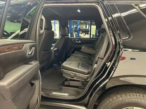 Used 2023 Chevrolet Tahoe Z71 AWD/4WD image 18
