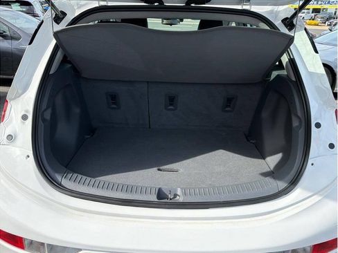 Used 2019 Chevrolet Bolt Premier w/ Infotainment Package FWD image 22