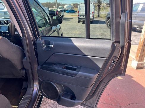 Used 2015 Jeep Compass Sport w/ Power Value Group image 7