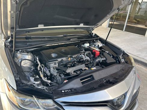 Used 2019 Toyota Camry LE image 10