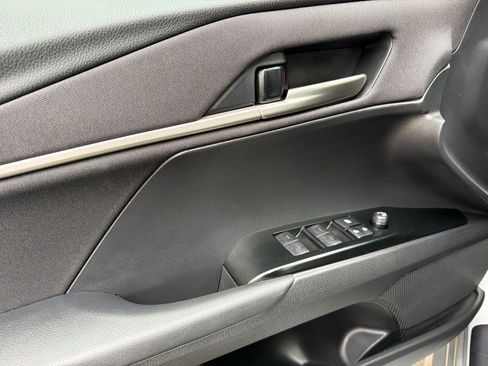 Used 2025 Toyota Camry LE w/ Convenience Package image 32