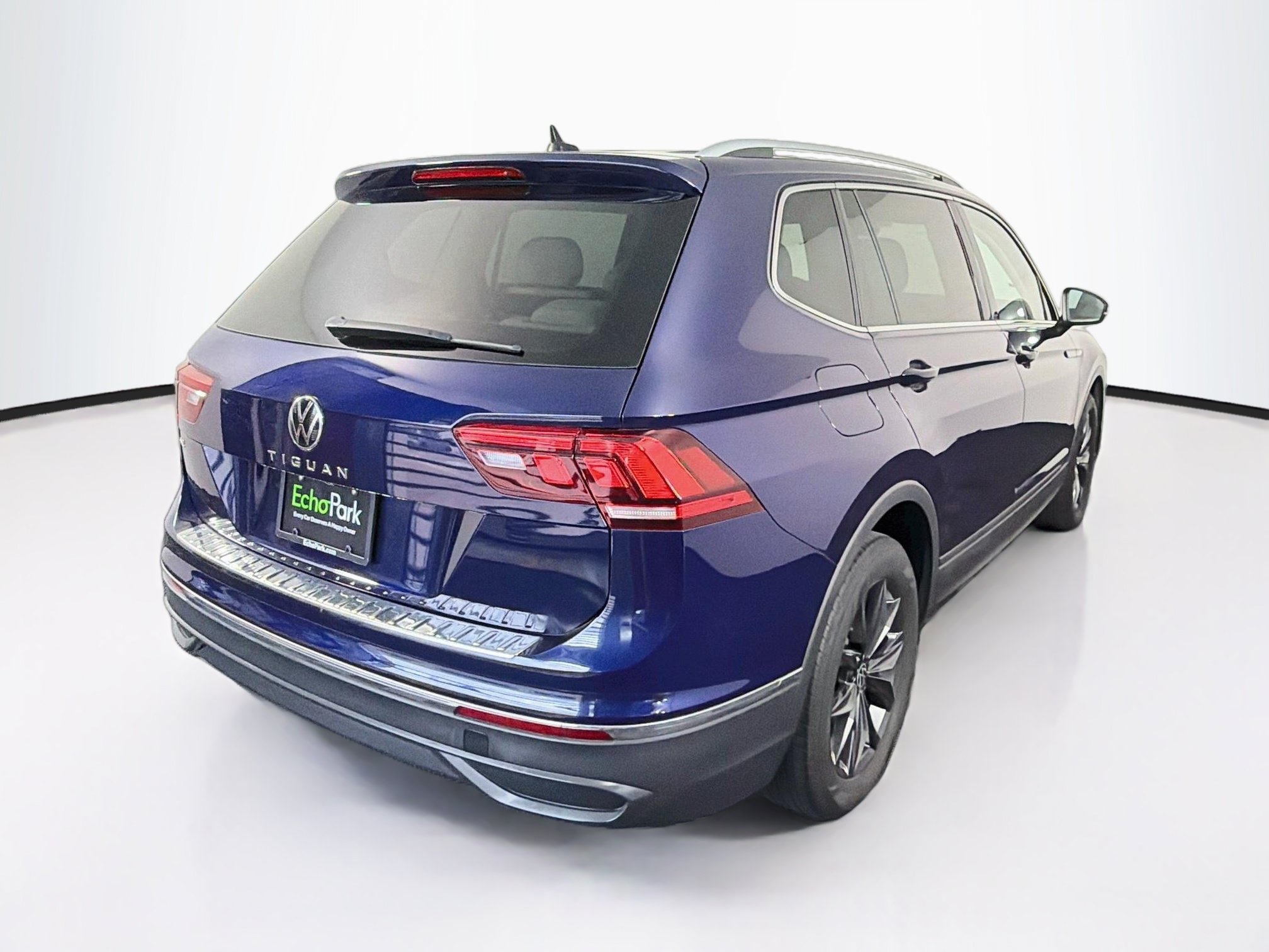 Used 2023 Volkswagen Tiguan SE FWD image 9