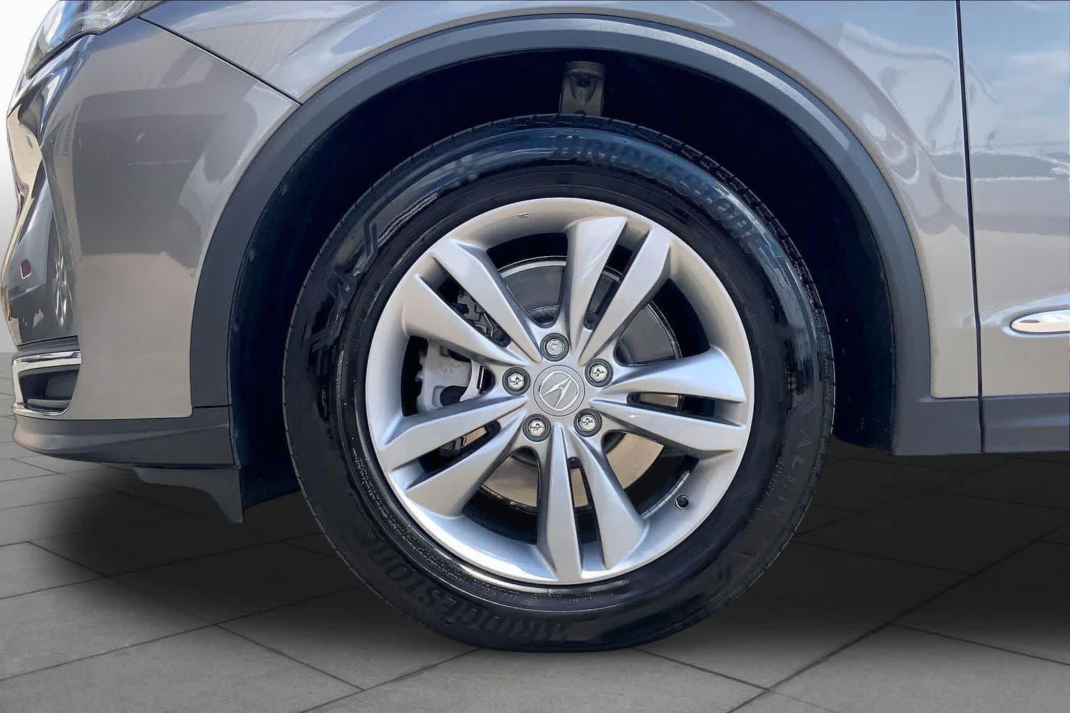 Used 2025 Acura MDX FWD image 11