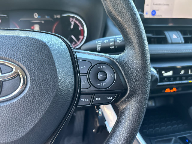 Certified 2025 Toyota RAV4 LE FWD image 29