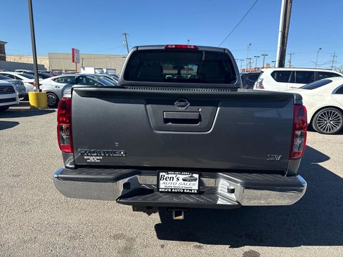 Used 2018 Nissan Frontier SV image 7