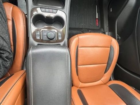 Used 2020 GMC Acadia AT4 w/ GMC Pro Grade Package AWD/4WD image 17