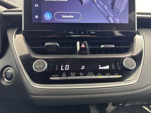 Used 2025 Toyota Corolla XSE FWD image 19