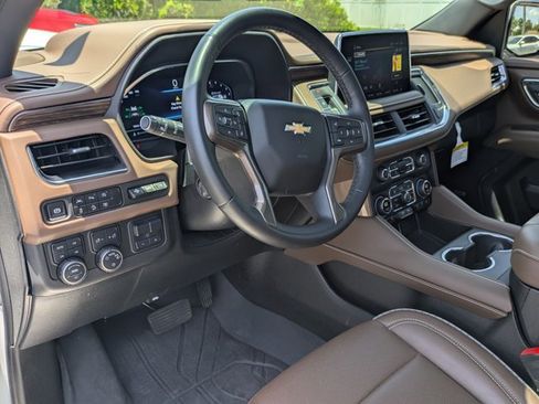 Used 2024 Chevrolet Tahoe High Country AWD/4WD image 9