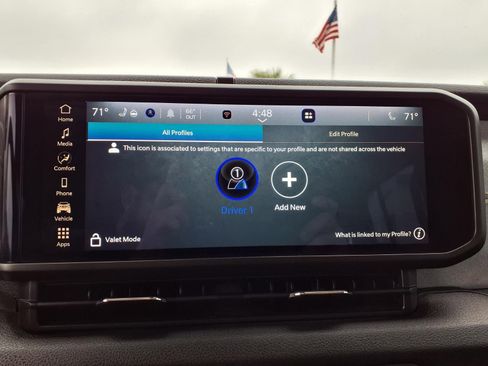 Used 2024 Jeep Gladiator Sport AWD/4WD image 4