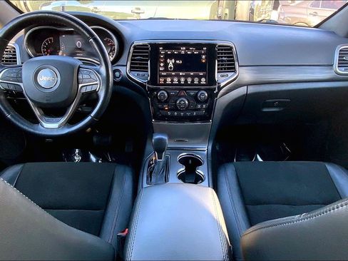 Used 2021 Jeep Grand Cherokee Laredo X image 15