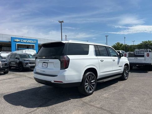 New 2026 Chevrolet Suburban LS w/ LS Custom Edition AWD/4WD image 3