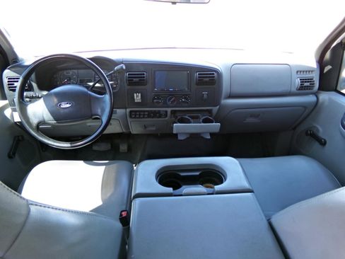 Used 2006 Ford F350 XL image 8