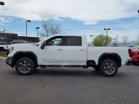 New 2026 GMC Sierra 2500 SLT w/ SLT Premium Package AWD/4WD image 6