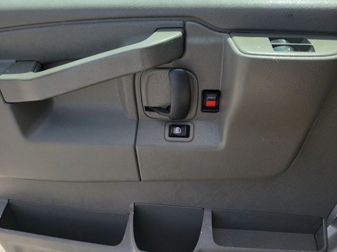 Used 2020 GMC Savana 2500 w/ Driver Convenience Package RWD image 9