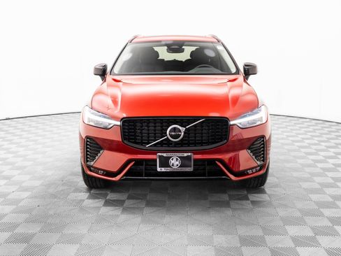 Used 2025 Volvo XC60 B5 Core w/ Protection Package Premier image 8