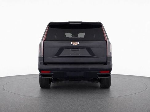 Used 2022 Cadillac Escalade Sport Platinum w/ Heavy-Duty Trailer Package AWD/4WD image 4