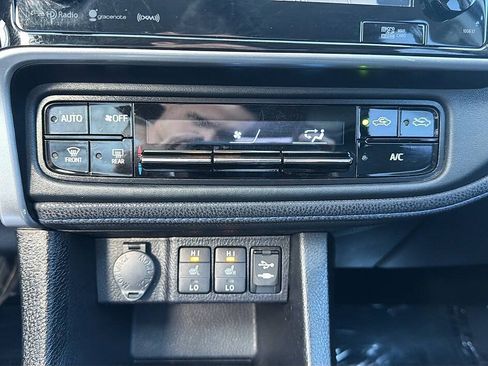 Used 2019 Toyota Corolla XSE FWD image 11