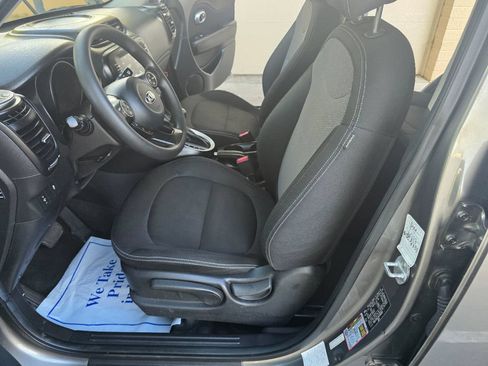 Used 2019 Kia Soul + FWD image 15