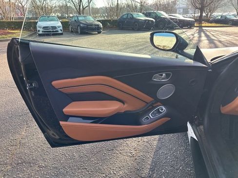 Used 2023 Aston Martin V8 Vantage Roadster image 10