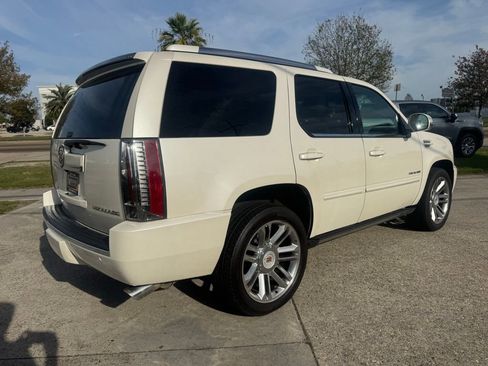 Used 2013 Cadillac Escalade Premium image 4
