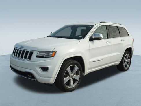 Used 2015 Jeep Grand Cherokee Overland w/ Trailer Tow Group IV image 3